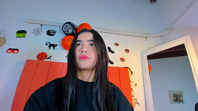 Snapshot of valen_rose0 chatting on 10/30/25, 12:06 valen rose0 online show from 10/30/25, 12:06