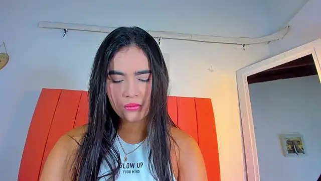 Snapshot of valen_rose0 chatting on 11/26/25, 12:06 valen rose0 online show from 11/26/25, 12:06