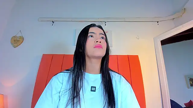 Snapshot of valen_rose0 chatting on 11/28/25, 12:08 valen rose0 online show from 11/28/25, 12:08