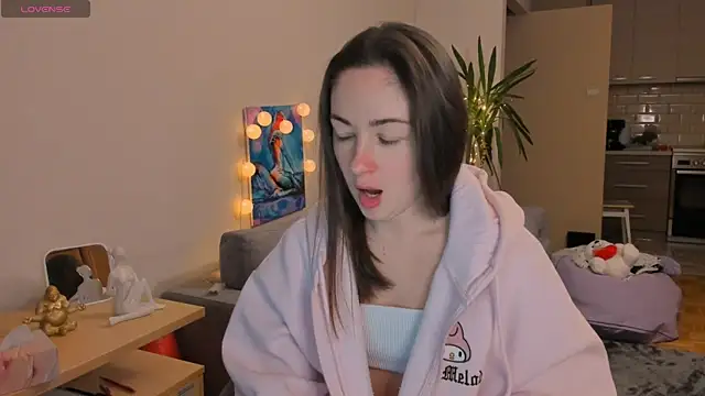 Snapshot of cClandesTina chatting on 01/01/25, 02:52 cClandesTina online show from 01/01/25, 02:52