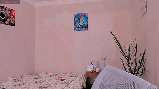 Snapshot of cClandesTina chatting on 10/06/25, 08:12 cClandesTina online show from 10/06/25, 08:12