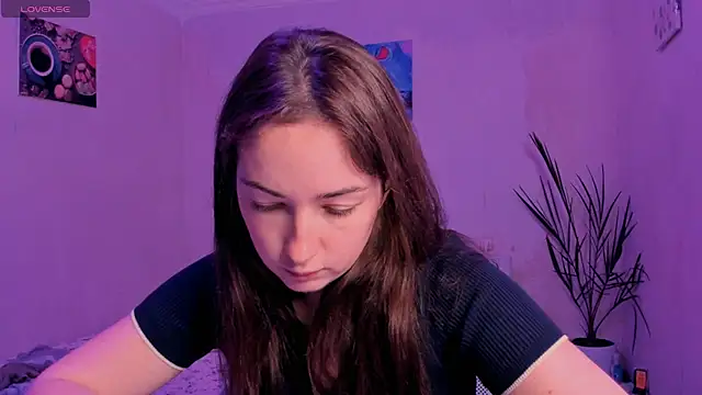 Snapshot of cClandesTina chatting on 10/11/25, 03:43 cClandesTina online show from 10/11/25, 03:43