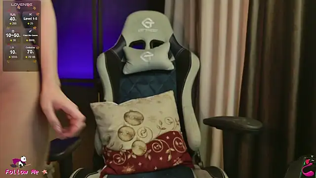 Snapshot of ohLeya chatting on 12/24/24, 06:50 ohLeya online show from 12/24/24, 06:50