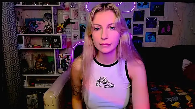 Maria Hunt online show from 12/19/24, 03:29