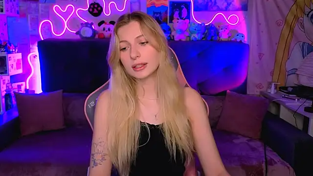 Maria Hunt online show from 11/13/25, 03:05