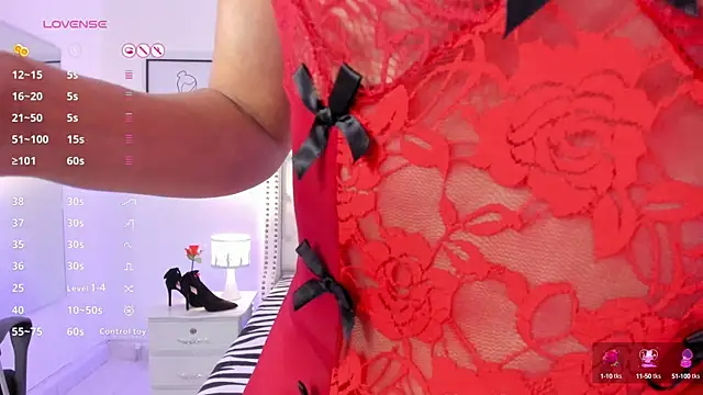 Snapshot of Coco_Balenciaga_ chatting on 12/09/24, 01:02 Coco Balenciaga online show from 12/09/24, 01:02