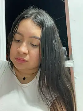 Pretty Isadora online show from 01/04/25, 01:31