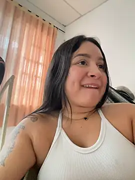 Pretty Isadora online show from 01/05/25, 08:52