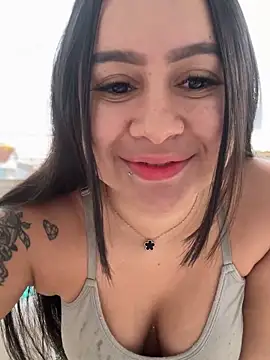 Pretty Isadora online show from 09/28/25, 11:15