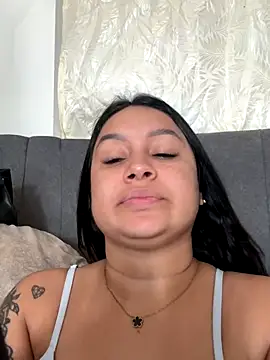 Pretty Isadora online show from 11/10/25, 09:03