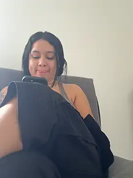 Pretty Isadora online show from 03/01/26, 08:00