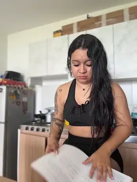 Pretty Isadora online show from 03/19/26, 02:10