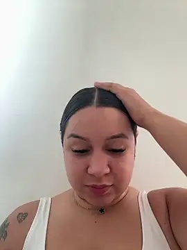 Snapshot of Pretty_Isadora chatting on 05/15/26, 08:38 Pretty Isadora online show from 05/15/26, 08:38
