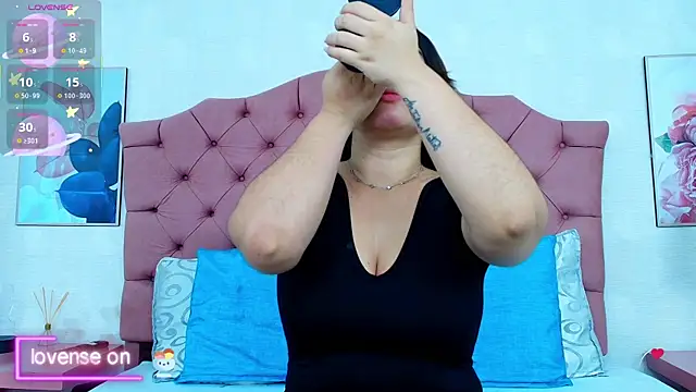 ThyaraJhons online show from 11/19/25, 12:16