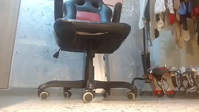 Samantabrown  online show from 04/04/26, 11:08