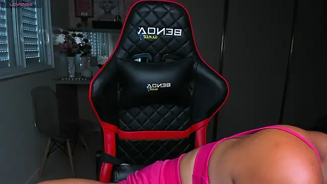 Snapshot of ivyy_scott chatting on 02/26/26, 04:17 ivyy scott online show from 02/26/26, 04:17