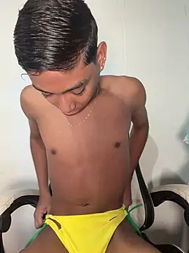 Snapshot of alejo_cute chatting on 07/02/26, 01:39 alejo cute online show from 07/02/26, 01:39