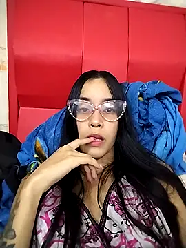 Snapshot of The-quee22 chatting on 09/09/25, 12:32 The-quee22 online show from 09/09/25, 12:32