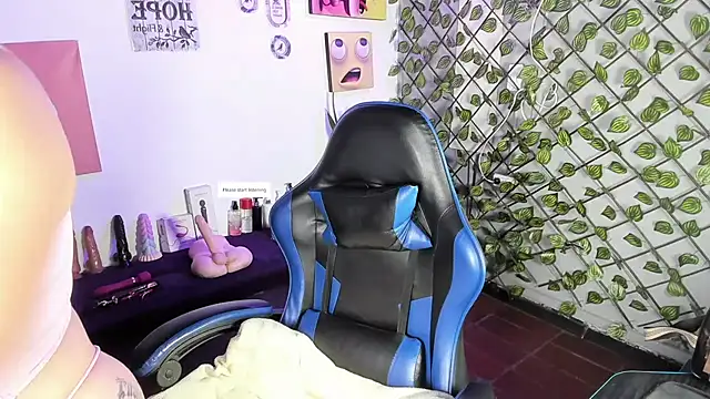 Snapshot of Amy_hoy69 chatting on 03/01/26, 02:13 Amy hoy69 online show from 03/01/26, 02:13