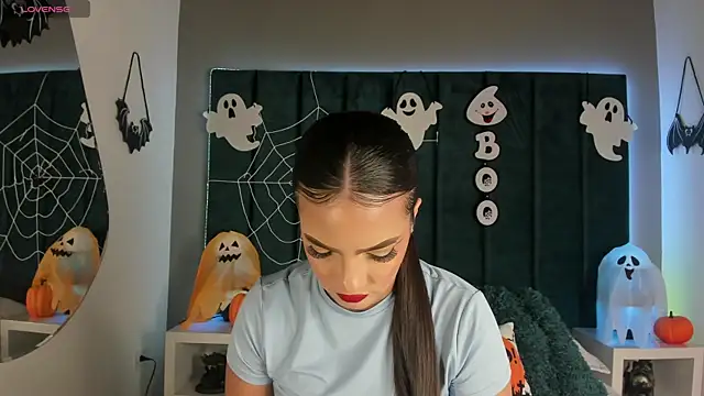 IsabellaGrey19 online show from 10/15/25, 07:25