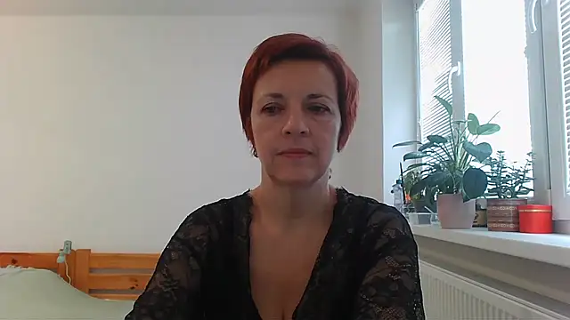 Snapshot of LoraLoraMay chatting on 09/24/25, 09:01 LoraLoraMay online show from 09/24/25, 09:01