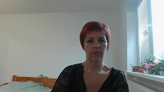 Snapshot of LoraLoraMay chatting on 10/10/25, 12:59 LoraLoraMay online show from 10/10/25, 12:59