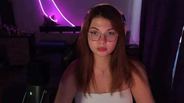 helengilmor online show from 10/14/25, 01:45