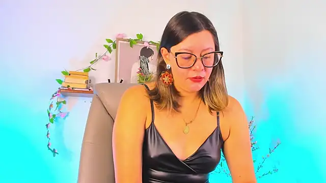 Chanelll Taylorr  online show from 03/23/26, 01:04