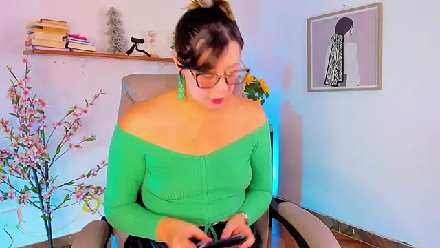 Chanelll Taylorr  online show from 06/14/26, 04:53