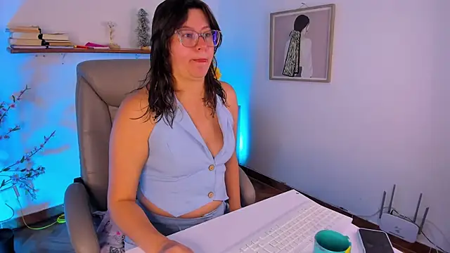 Chanelll Taylorr  online show from 07/20/26, 12:40