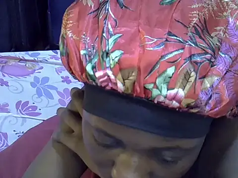 Adaline-Paris online show from 11/21/25, 03:38