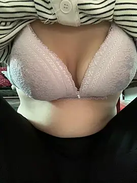 Milk Mom99 online show from 03/25/26, 04:29