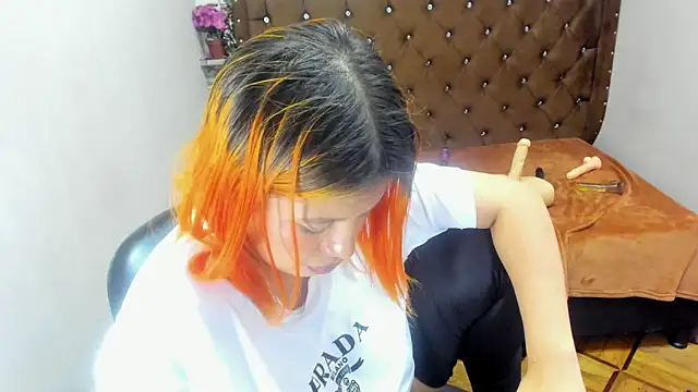 CurvyJulieth online show from 12/21/24, 07:13