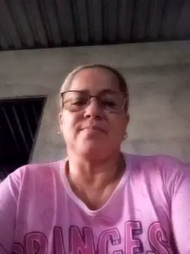 Snapshot of natally_ross21 chatting on 12/28/24, 11:05 natally ross21 online show from 12/28/24, 11:05