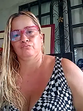 Snapshot of natally_ross21 chatting on 02/13/25, 01:26 natally ross21 online show from 02/13/25, 01:26