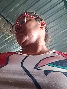 Snapshot of natally_ross21 chatting on 02/25/25, 02:00 natally ross21 online show from 02/25/25, 02:00