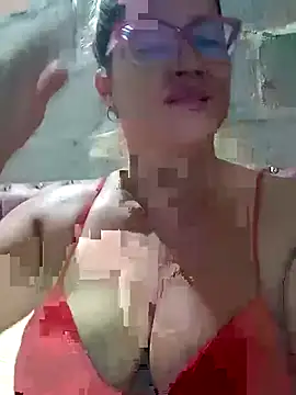 Snapshot of natally_ross21 chatting on 03/01/25, 02:15 natally ross21 online show from 03/01/25, 02:15