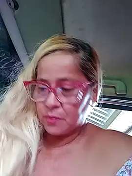 Snapshot of natally_ross21 chatting on 03/05/25, 02:56 natally ross21 online show from 03/05/25, 02:56