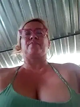 Snapshot of natally_ross21 chatting on 03/15/25, 10:22 natally ross21 online show from 03/15/25, 10:22