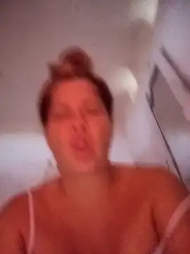 Snapshot of natally_ross21 chatting on 11/11/25, 10:48 natally ross21 online show from 11/11/25, 10:48