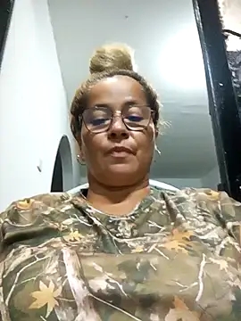 Snapshot of natally_ross21 chatting on 11/16/25, 03:34 natally ross21 online show from 11/16/25, 03:34