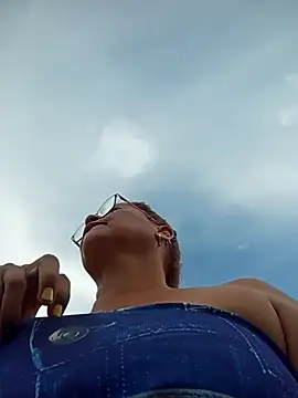 Snapshot of natally_ross21 chatting on 12/01/25, 12:21 natally ross21 online show from 12/01/25, 12:21