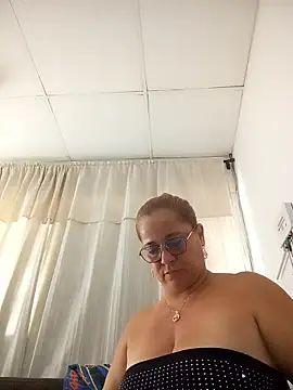 Snapshot of natally_ross21 chatting on 01/10/26, 01:57 natally ross21 online show from 01/10/26, 01:57