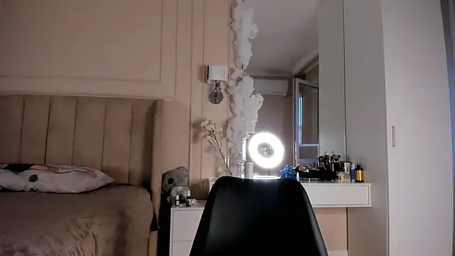 melissa yamazaki online show from 09/30/25, 05:23