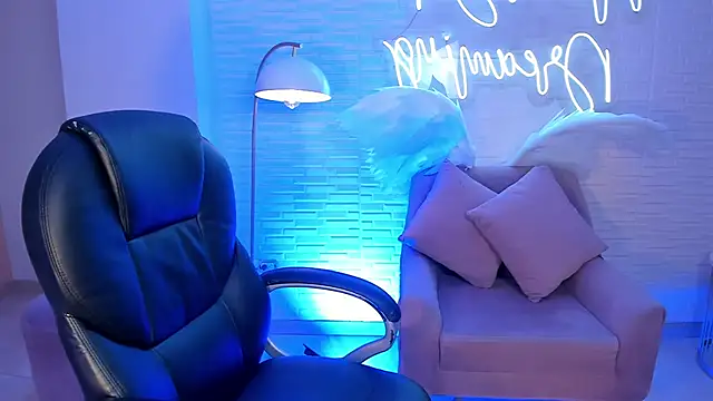 SamanthaKlein  online show from 12/30/24, 11:49