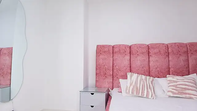 kendal rossi online show from 11/28/25, 12:08