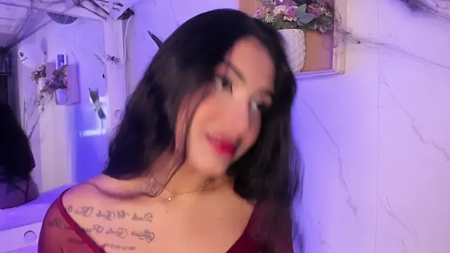 Snapshot of sabrinahimss chatting on 10/16/25, 01:28 sabrinahimss online show from 10/16/25, 01:28