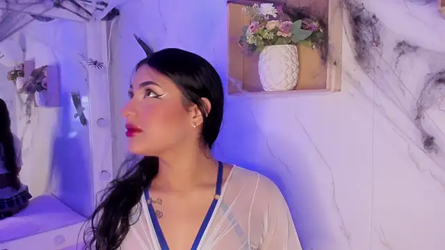 Snapshot of sabrinahimss chatting on 10/17/25, 01:53 sabrinahimss online show from 10/17/25, 01:53