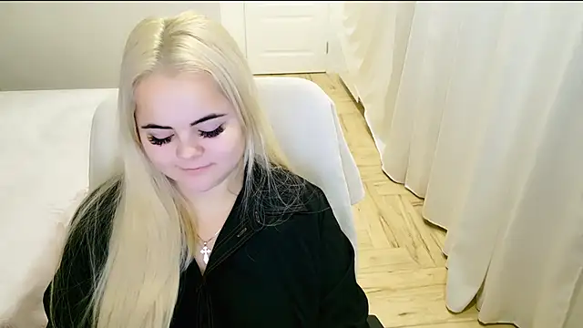 lovely-eyes online show from 12/11/24, 10:27