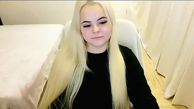 lovely-eyes online show from 12/19/24, 04:34